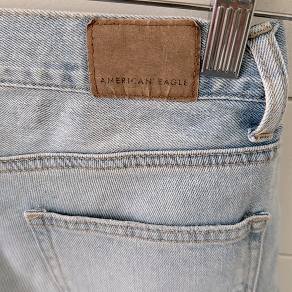 American Eagle Size 0 Mom Jean Short High Rise Destroyed Cuffed Raw Hem … - Picture 7 of 14